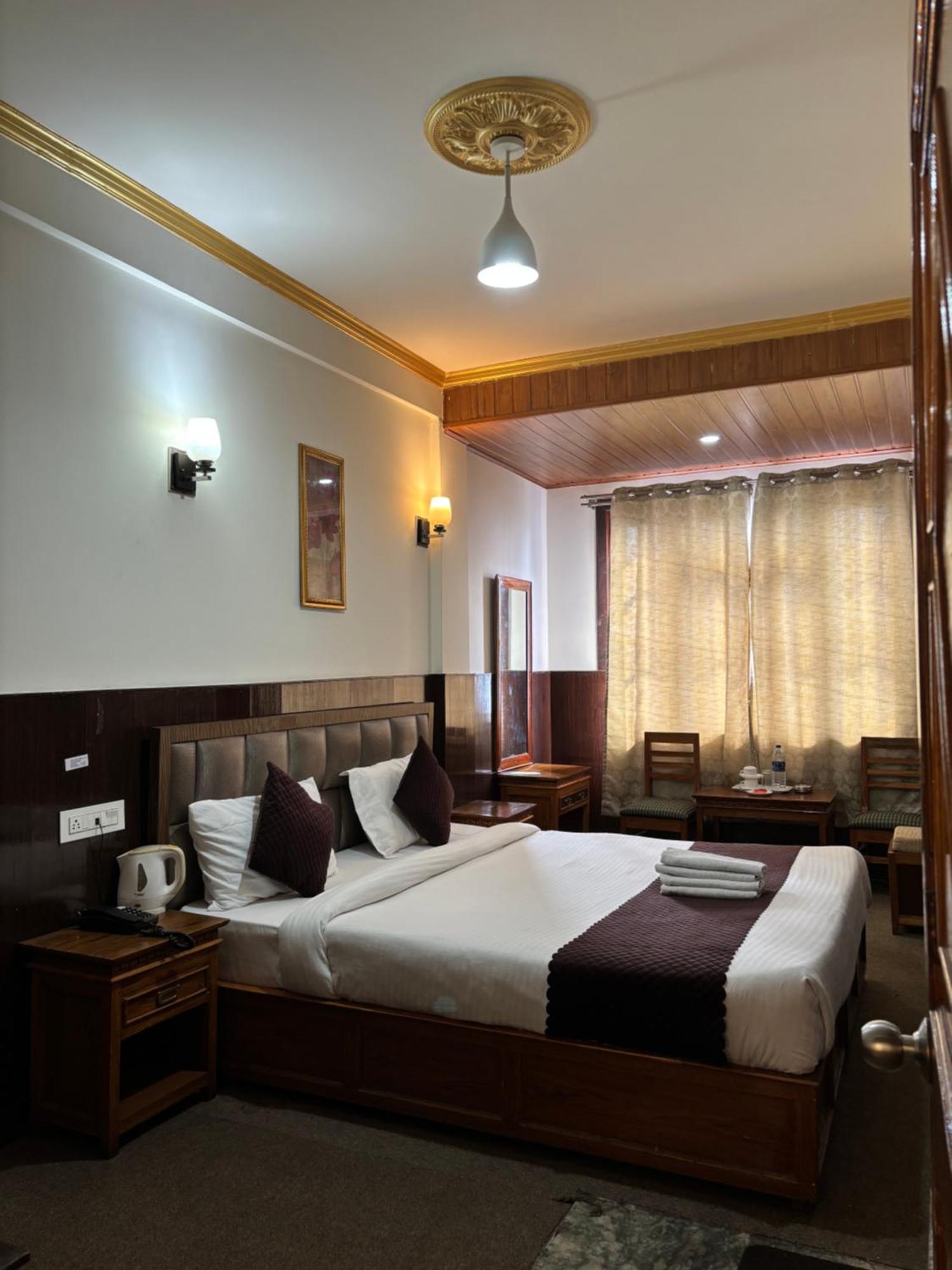 Hotel Kasturi Palace & Restaurant Darjeeling Darjeeling  Eksteriør billede